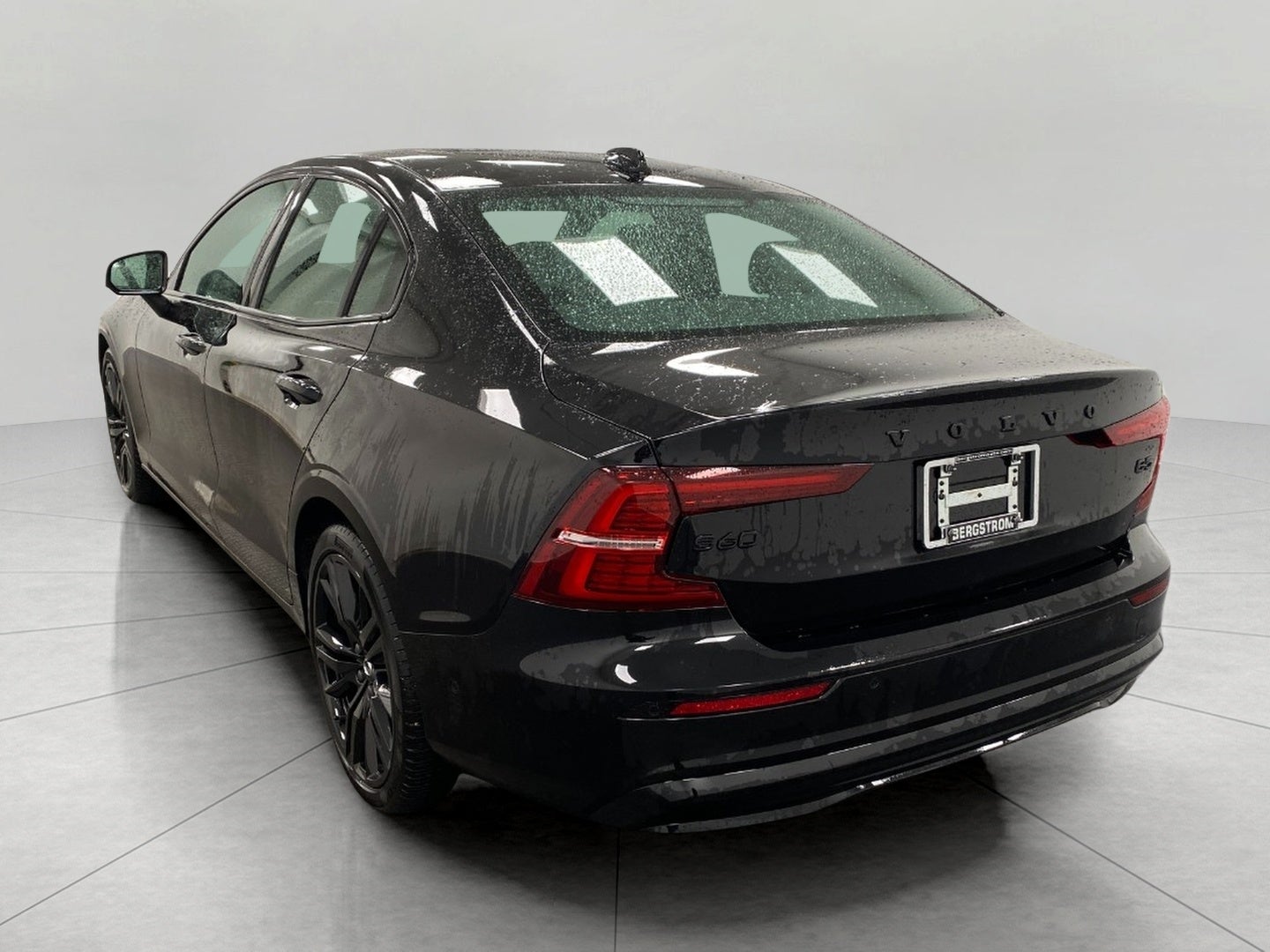 2024 Volvo S60 B5 FWD Plus Black Edition